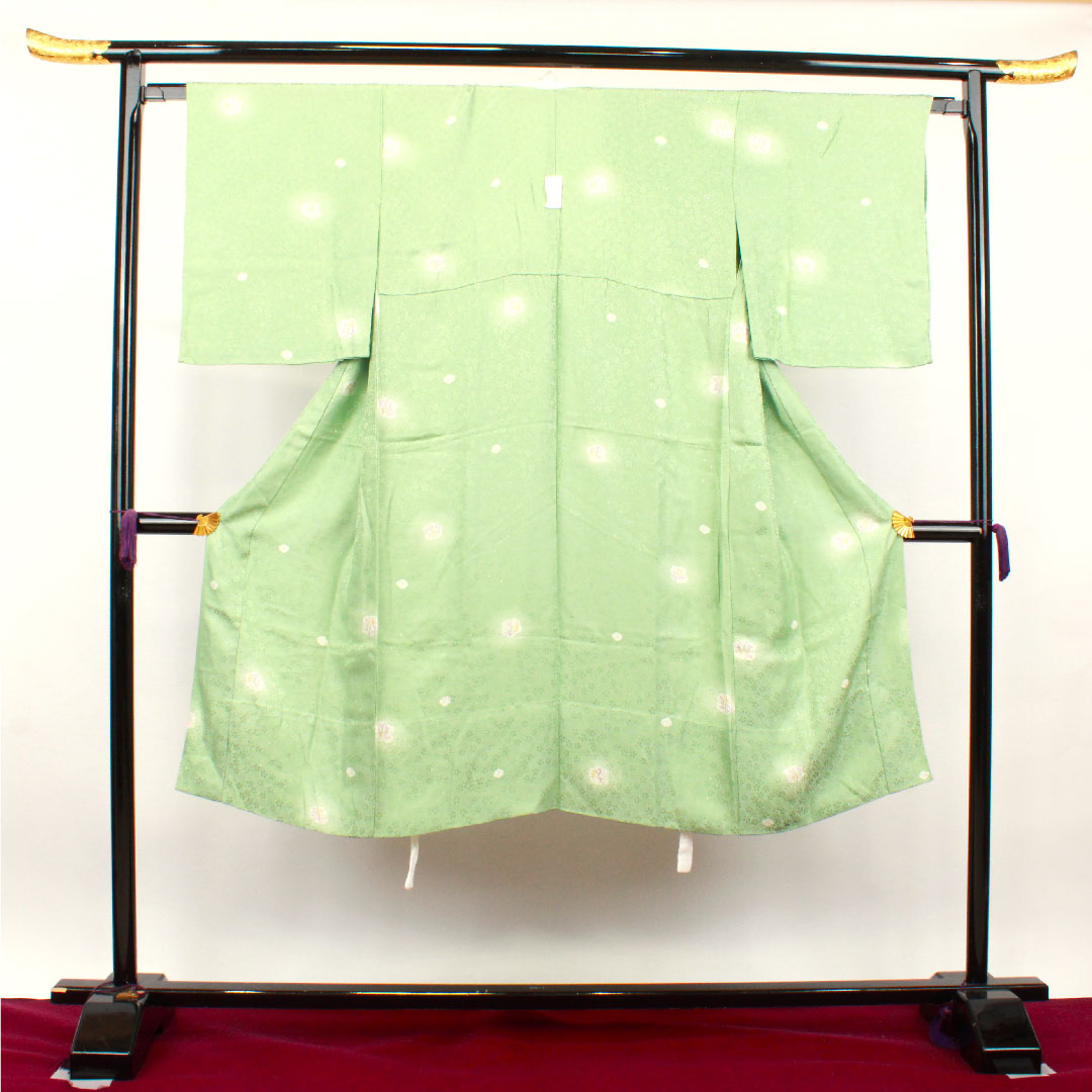 長襦袢 正絹 身丈128cm 裄丈66cm 単衣 薄緑色　菊 Aランク 緑系 1129000483219