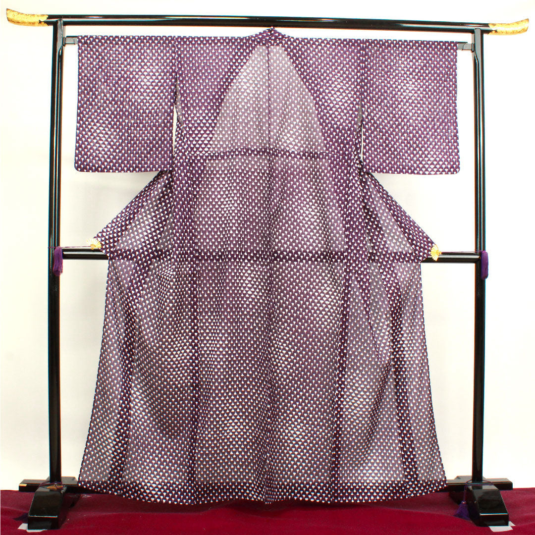 夏物 ポリエステル 小紋 身丈162cm 裄丈67.5cm 深紫色（ふかむらさきいろ） 洗える着物 扇 絽 Sランク 紫系 1132000702420