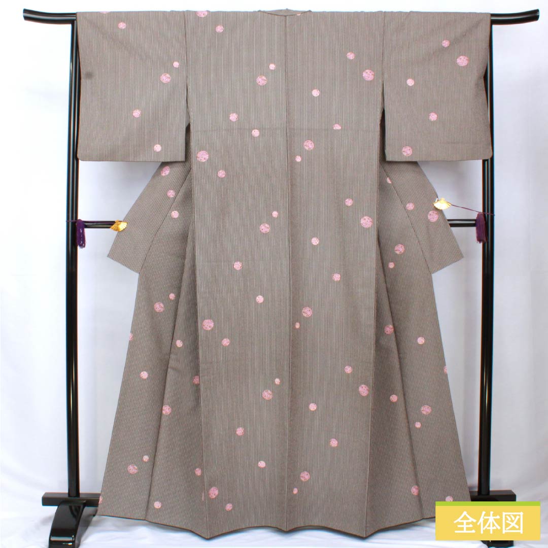 小紋 ポリエステル 身丈163.5cm 裄丈65.5cm 袷 黒鼠色（くろねずいろ） 縞 花柄 洗える着物 Aランク 黒系 1115006023410