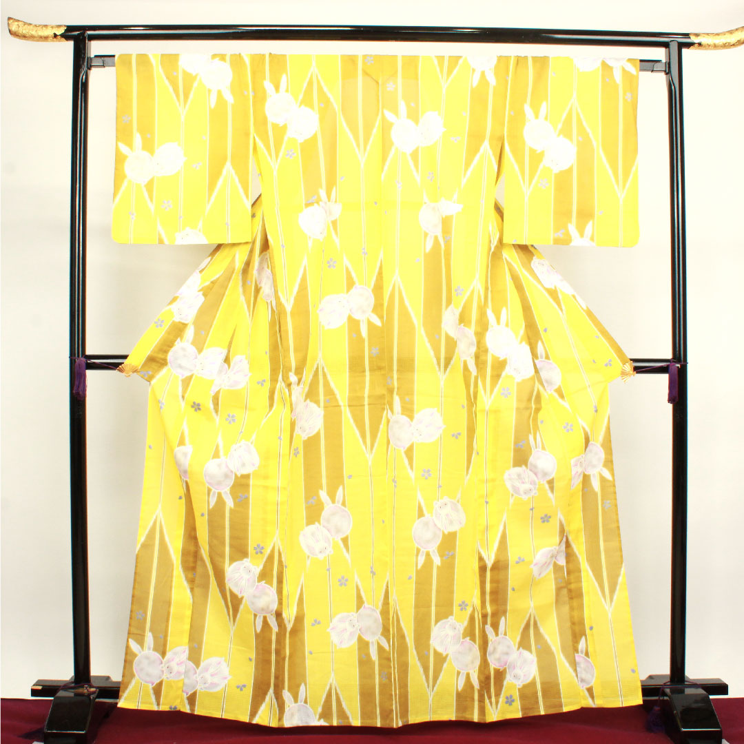 浴衣 苅安色 ウサギ 矢羽根 桜 木綿 Aランク 単衣 身丈165cm 裄丈67cm 黄系 1118001963523