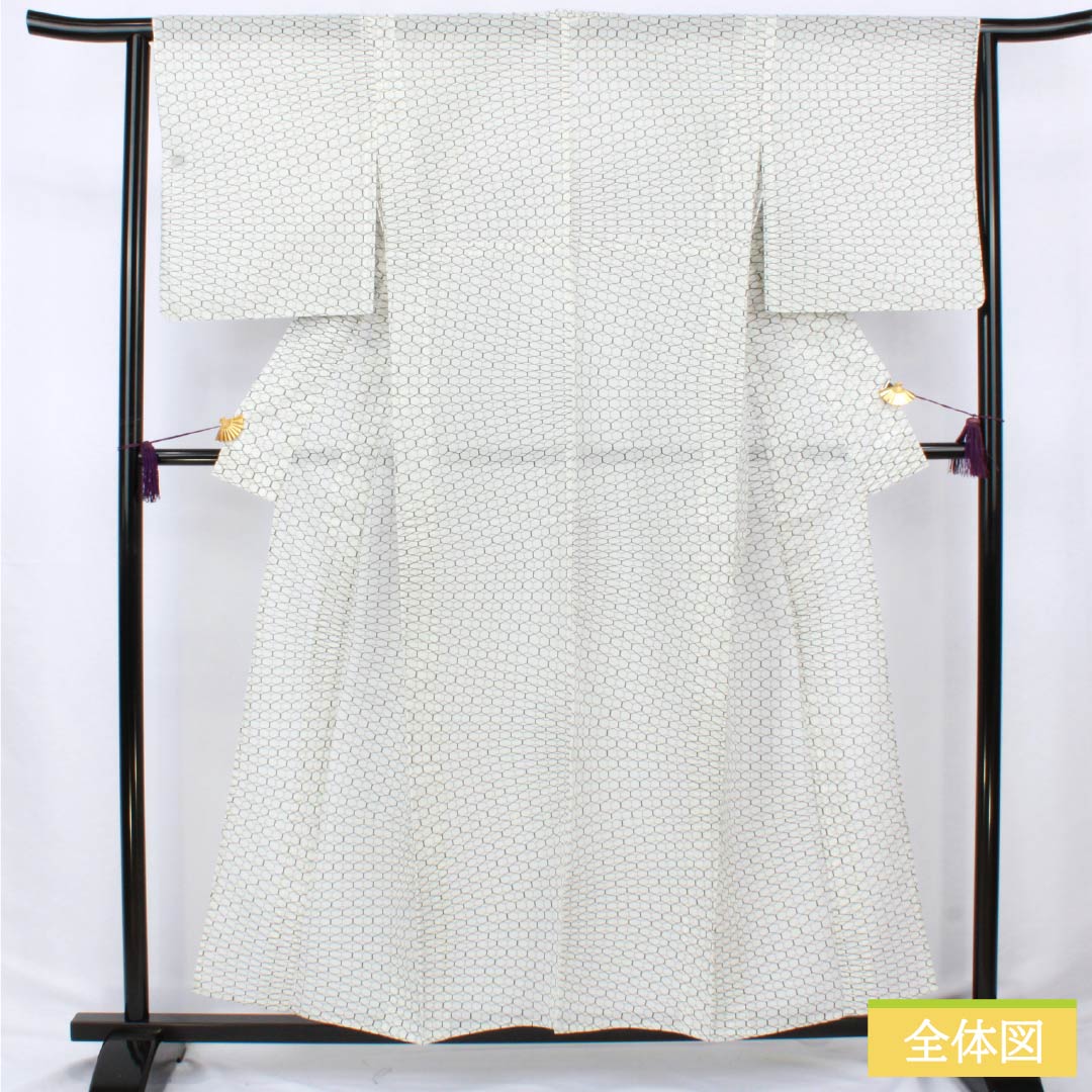 夏物 ポリエステル 小紋 身丈156cm 裄丈64cm 亀甲 洗える着物 絽 Sランク 白系 1132002612311