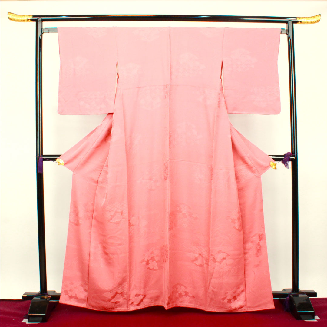 色無地 長春色 吉祥文様  身丈160cm 裄丈63.5cm 袷  正絹 Sランク ピンク系 1114000612413