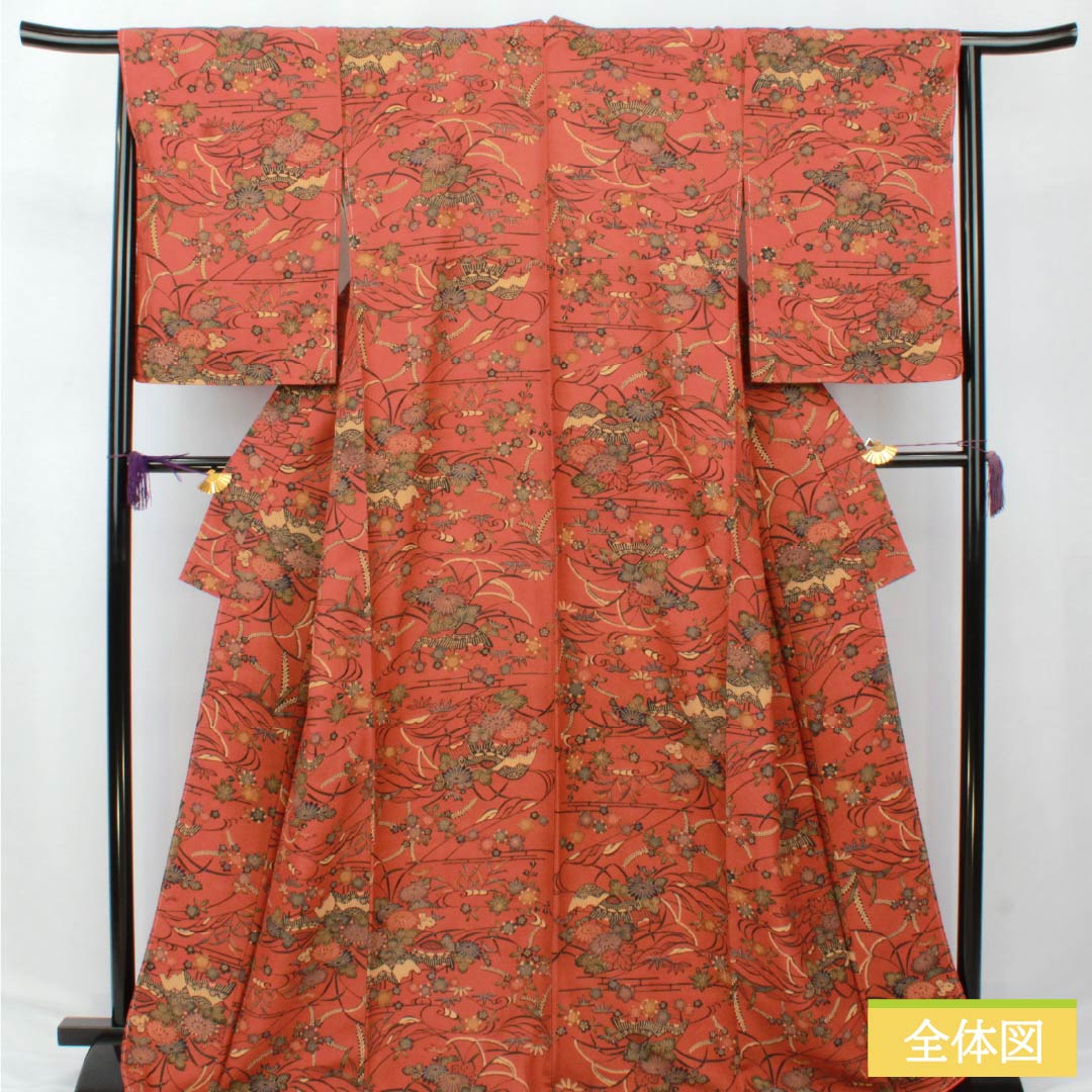 小紋 ポリエステル Sランク 身丈169.5cm 裄丈67cm 袷 緋銅色（ひどうしょく） 型染 草花 しつけ糸付き 洗える着物 茶系 1115007112514