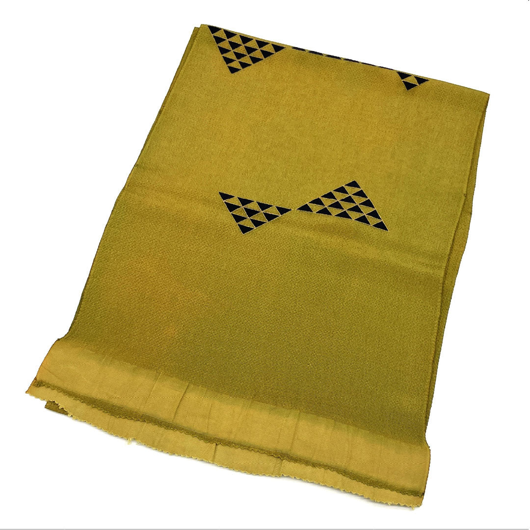 帯揚げ 正絹 Sランク カジュアル 黄橡色（きつるばみいろ） 鱗模様 古典柄 幾何学模様 長さ約176cm 幅約31cm 黄系 1136001692923