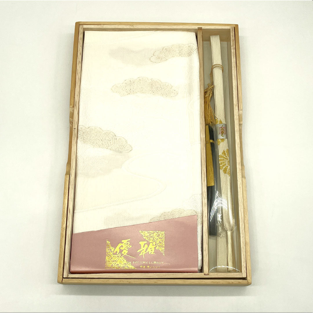 （新古品） 帯締め・帯揚げセット 正絹 NEWランク 乳白色（にゅうはくしょく） 留袖用 古典柄 流水 長さ約160cm 幅約1.5cm フォーマル 白系 1141000321311
