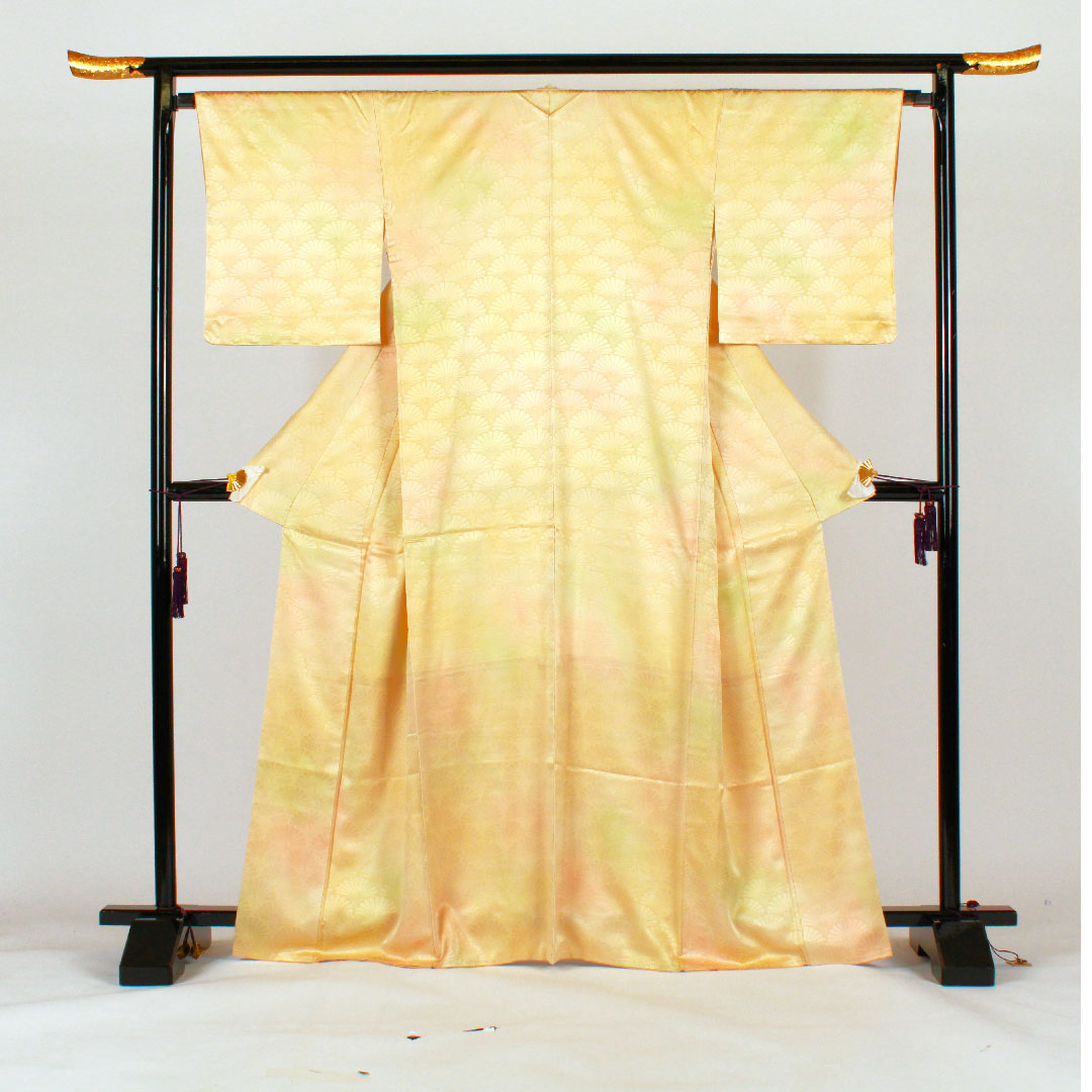 色無地 菊 ぼかし 身丈167.5cm 裄丈66.5cm 袷  正絹 Sランク 黄系 1114000352523