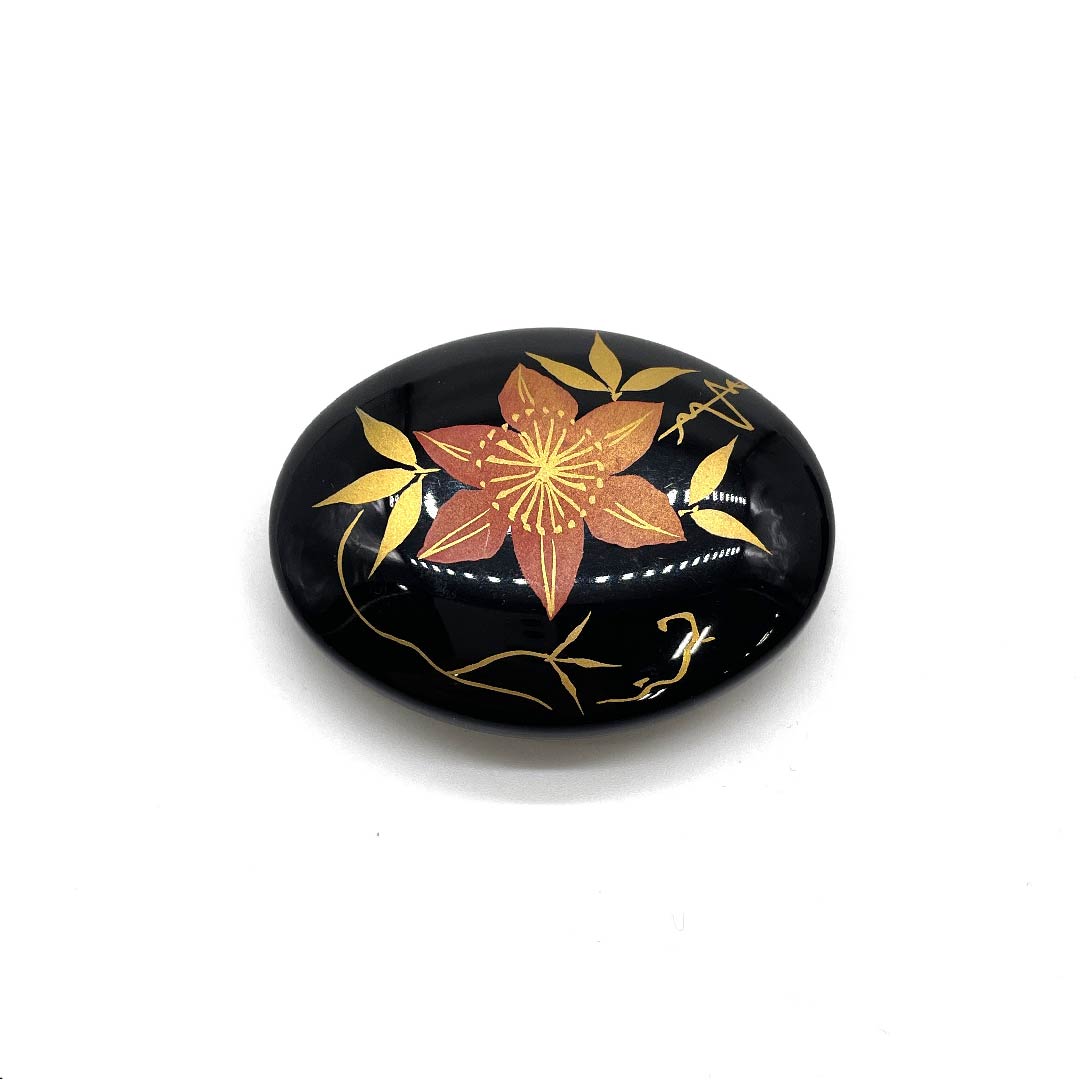 (New old stock) Obidome (sash fastener) Maki-e casual black (kuroiro) hand-painted Maki-e bellflower flower length approx. 4cm width approx. 5.5cm S rank black 1137000742910