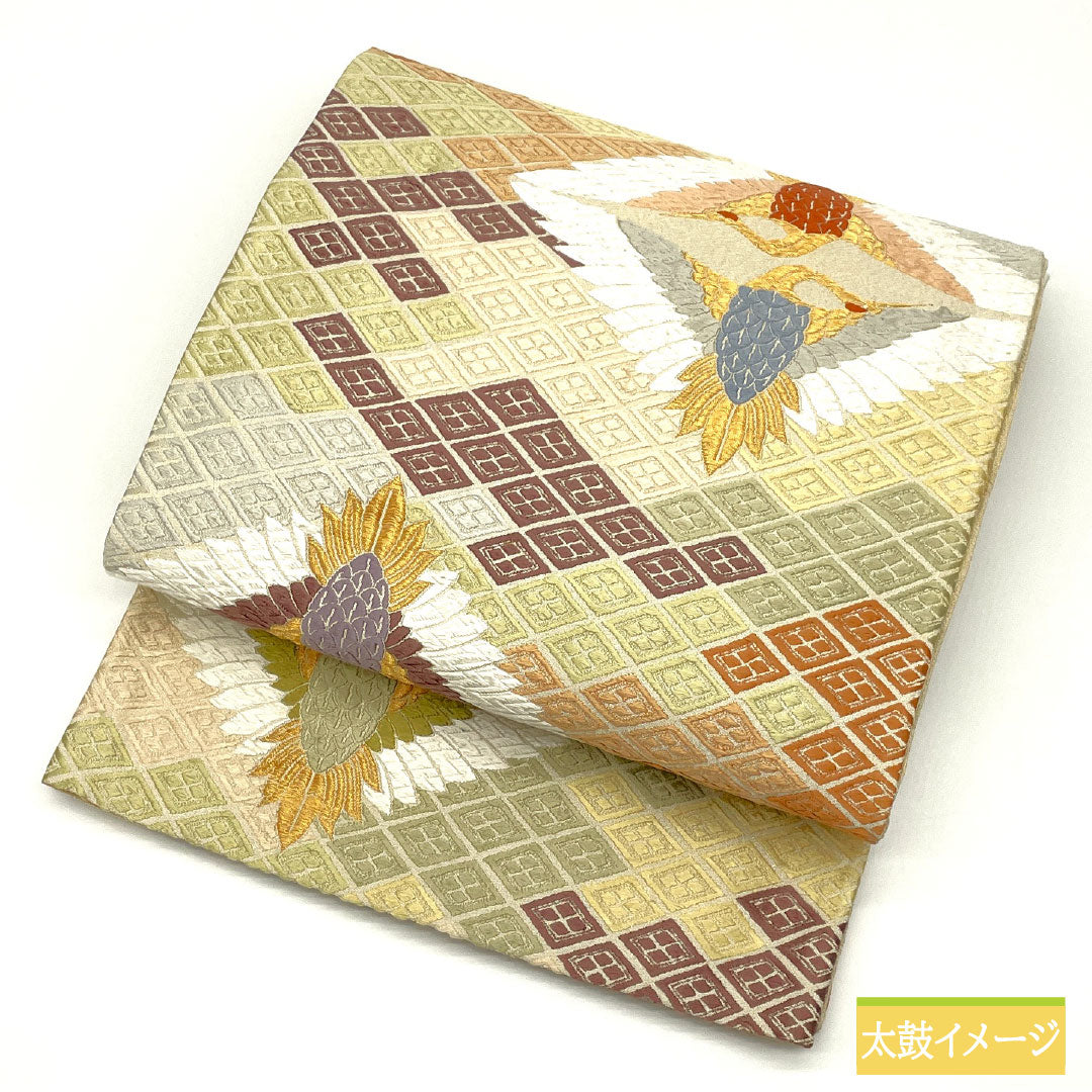 袋帯 正絹 Aランク 蕎麦切色（そばきりいろ） 西陣織 唐織 向かい鶴 亀甲 帯丈434cm 六通 フォーマル ベージュ系 1123016063325