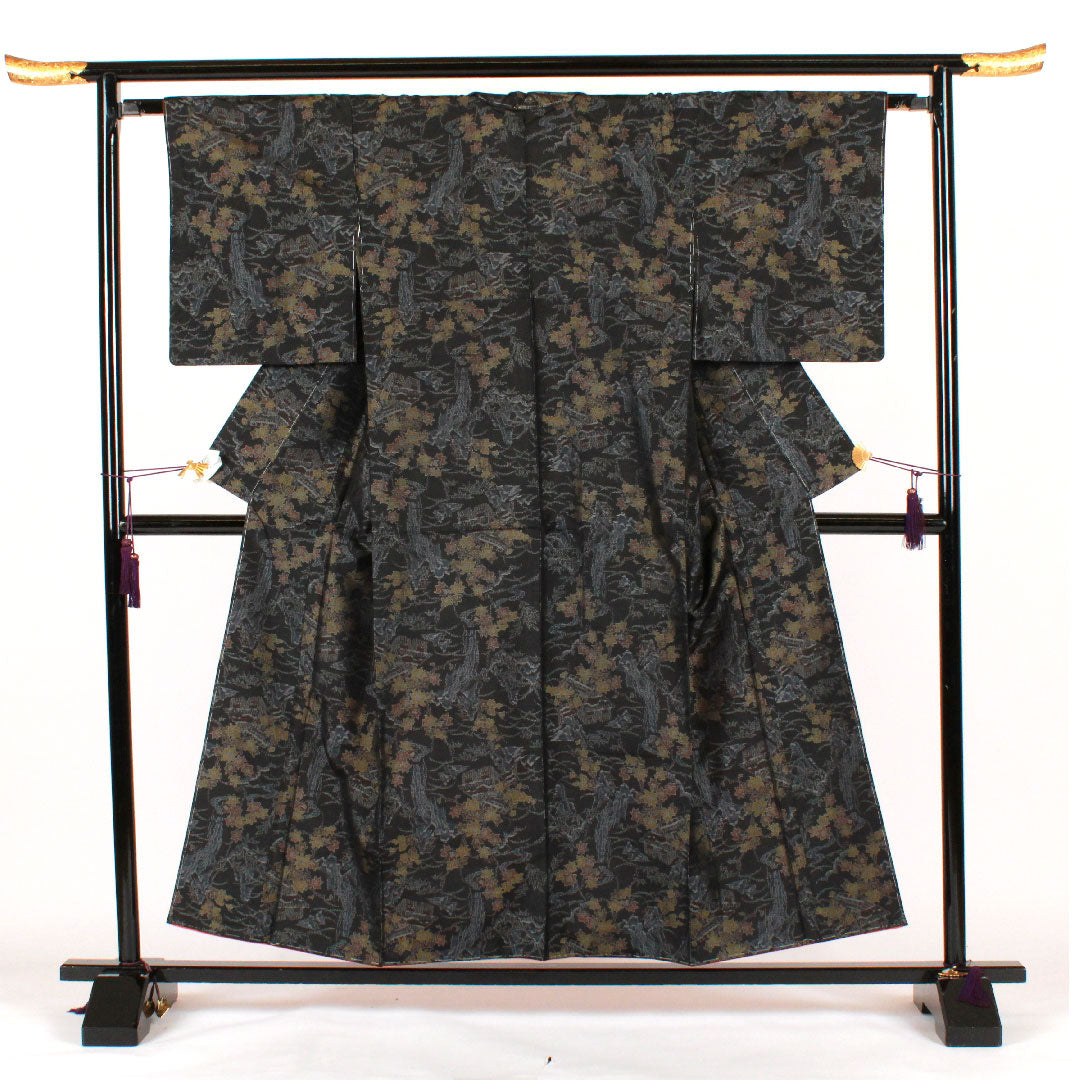 大島紬 身丈156cm 裄丈64cm 緯総絣 風景模様 正絹 Aランク 袷 黒系 1116001573310