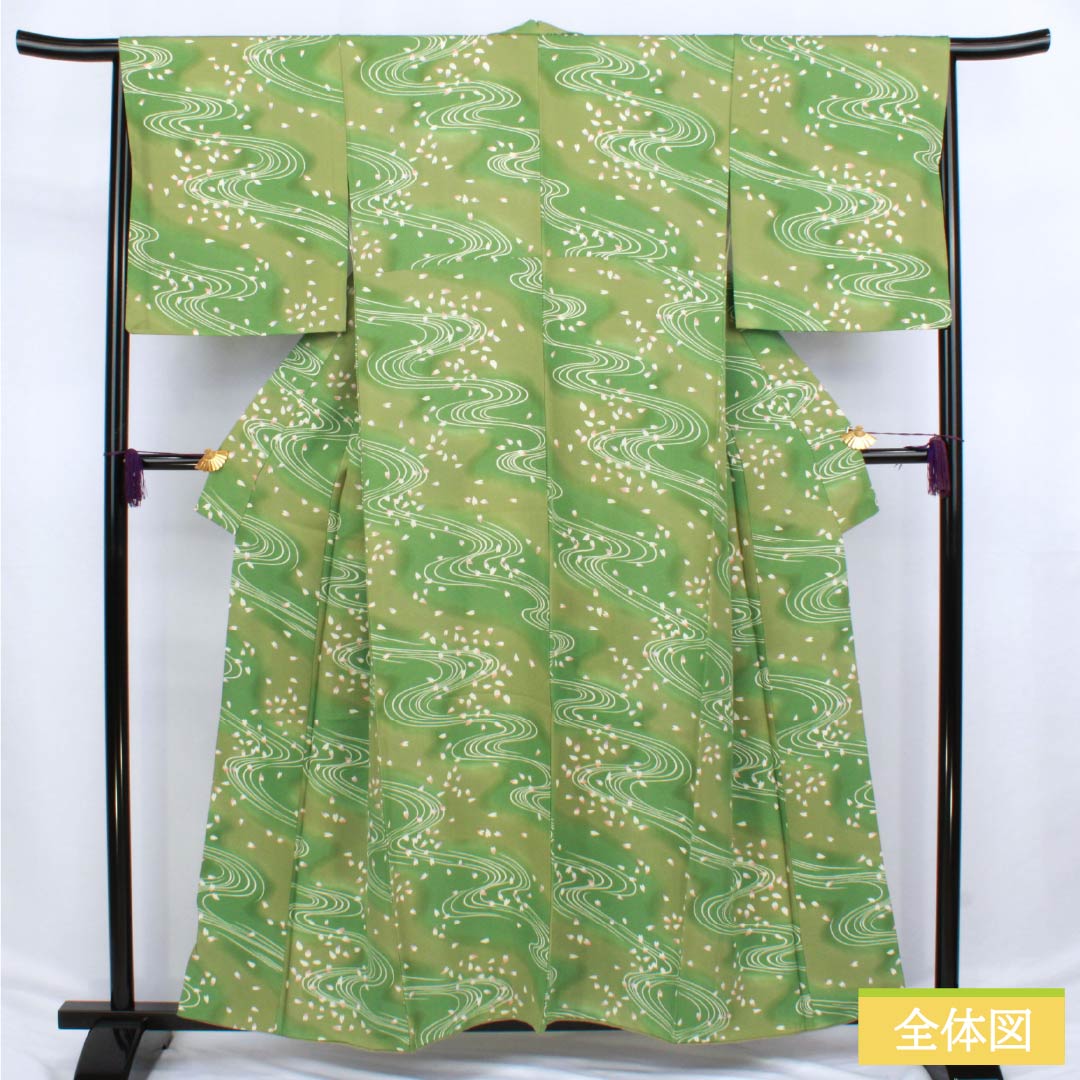 Komon silk S-rank kimono, length 157cm, sleeve length 67cm, lined, Bushukan-iro (Buddha's Hand Orange) and Rokuso-iro (Green) pattern, stencil dyeing, flowing water, scattered cherry blossoms, green tones, product number 1115006562319