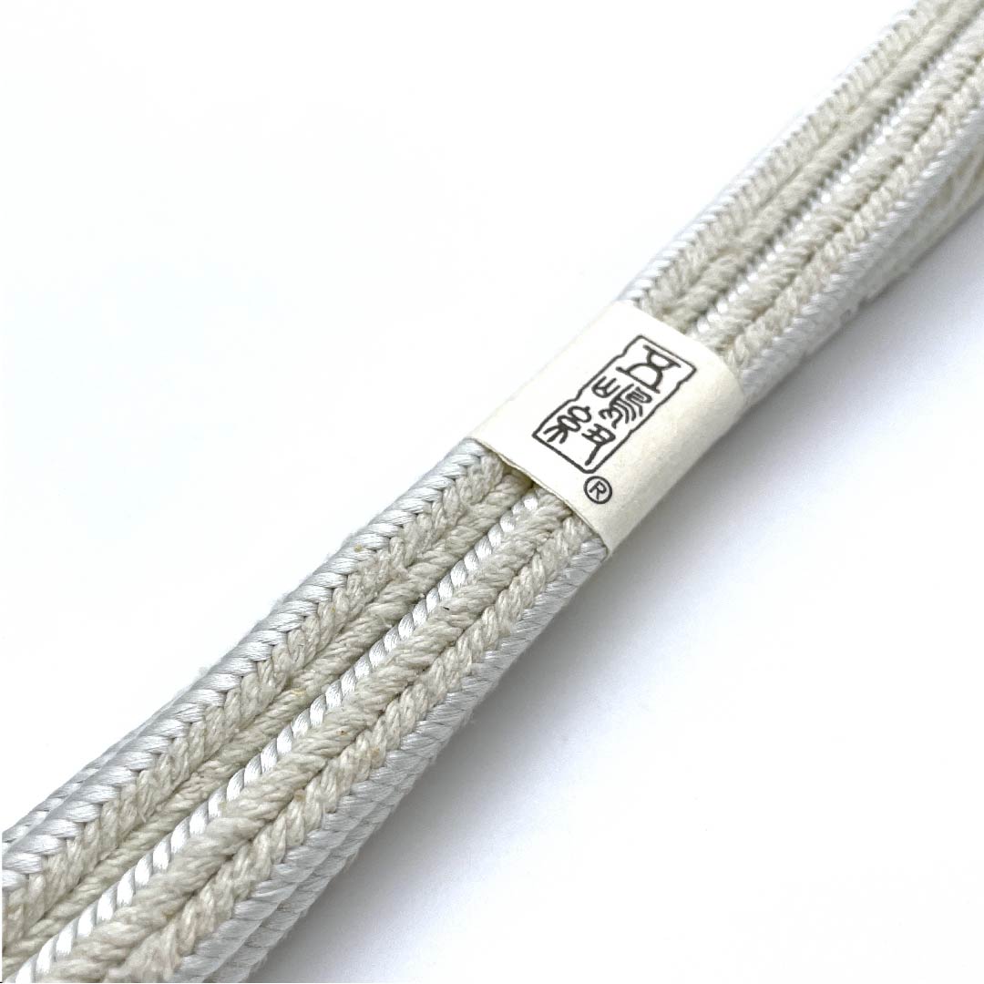 (New old stock) Silk obi-jime (sash fastener) - Unohana color (unohanairo) - Seihakuji color (seihakujiiro) - Goshima-himo - Edo-kumihimo - Length approx. 159cm - Width approx. 1.2cm - Casual - S rank - White 1135002472311