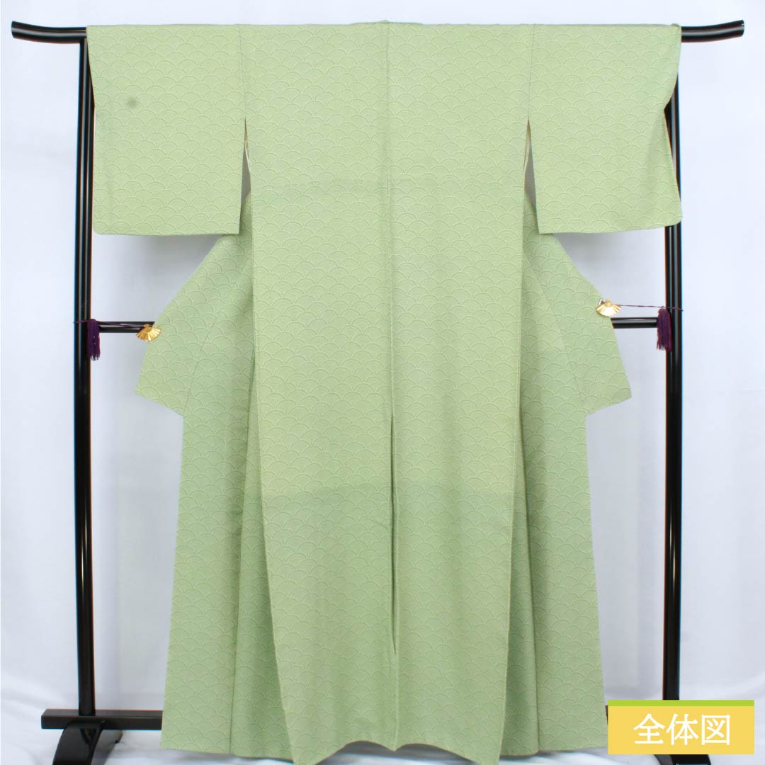 Komon (small pattern) kimono, pure silk, A rank, length 161.5cm, sleeve length 66.5cm, lined, light green (asamidoriiro), stencil dyed, Seigaiha (wave pattern), one-sided, green-based design, product number 1115006553419