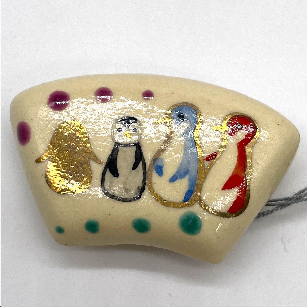 (New old stock) Obi fastener, ceramic, casual, light egg color, Kiyomizu ware, penguin, animal, length approx. 3cm, width approx. 4.5cm, S rank, beige, 1137000222925