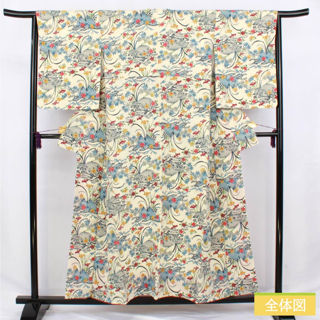 Komon silk S-rank kimono, length 154.5cm, sleeve length 64cm, lined, milky white (nyuhakushoku) with Kyoto Bingata auspicious motifs and basting threads. White. Product code: 1115006652211