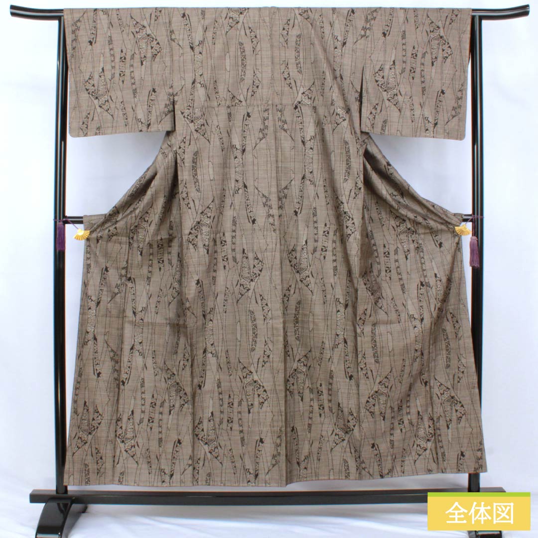 紬 正絹 Sランク 身丈154.5cm 裄丈63cm 柴色（ふしいろ） 大島紬 抽象模様 しつけ糸付き 袷 茶系 1116004852214