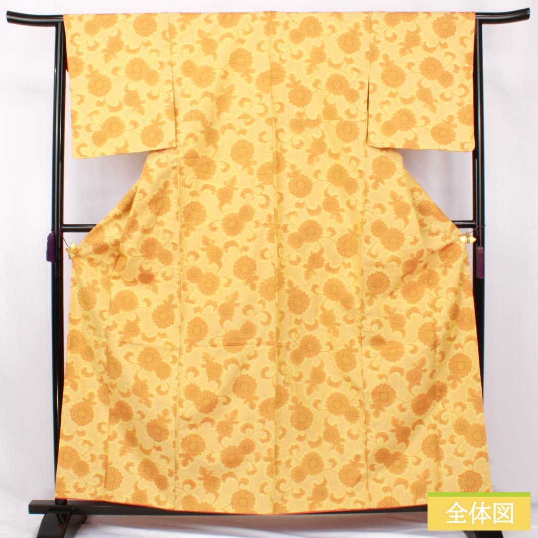 紬 正絹 Sランク 身丈162.5cm 裄丈64.5cm 淡黄色（たんこうしょく） 唐草 袷 黄系 1116004512423