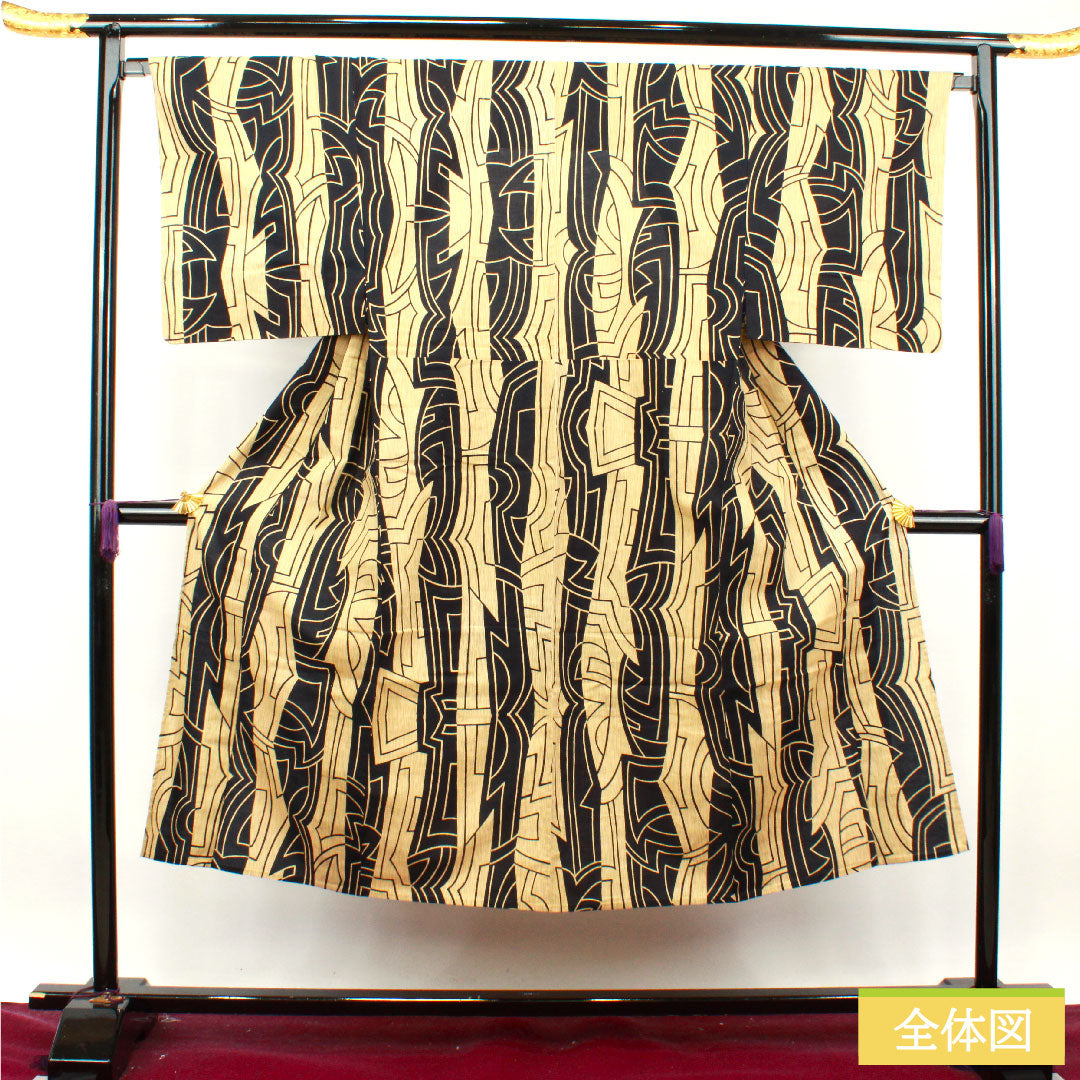 浴衣 木綿 身丈142cm 裄丈67.5cm Sランク 単衣 ベージュ系 東京白茶色（とうきょうしらちゃいろ） 男物 幾何学模様 山本寛斎 1118004912425