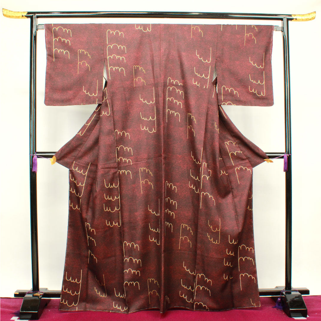 小紋 身丈166.5cm 裄丈66cm 袷  深緋色 洗える着物 しつけ糸付き 未使用品 抽象模様  ポリエステル Sランク 赤系 1115003322512