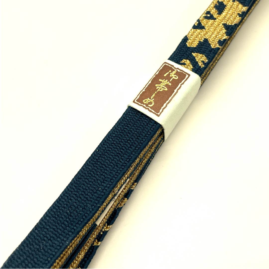 （新古品） 帯締め 正絹 四分紐 藍鉄色（あいてついろ） 金属糸使用 新古品 長さ約153cm 幅約1.5cm セミフォーマル Sランク 紺系 1135001642918