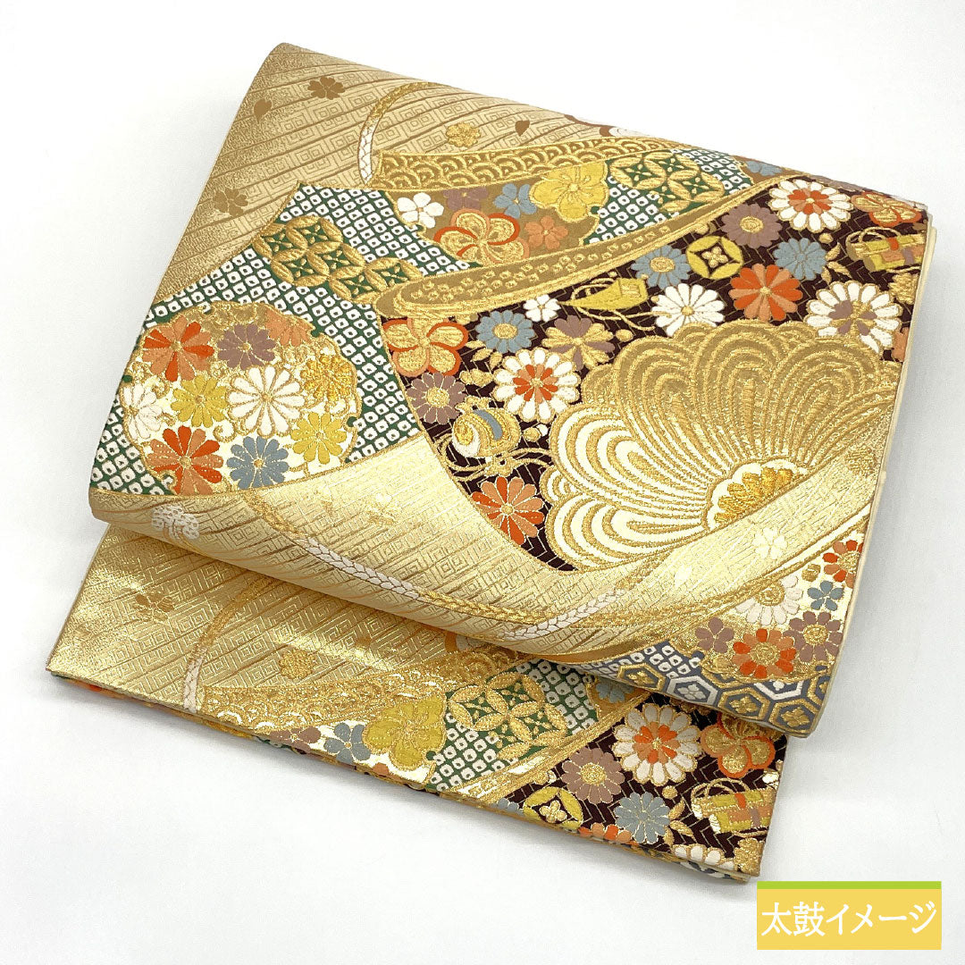 Nishijin-ori silk obi with auspicious motifs, featuring a small kosode kimono with auspicious motifs, length 430cm, six-fold hem, formal, gold-tone finish, product number 1123017222321