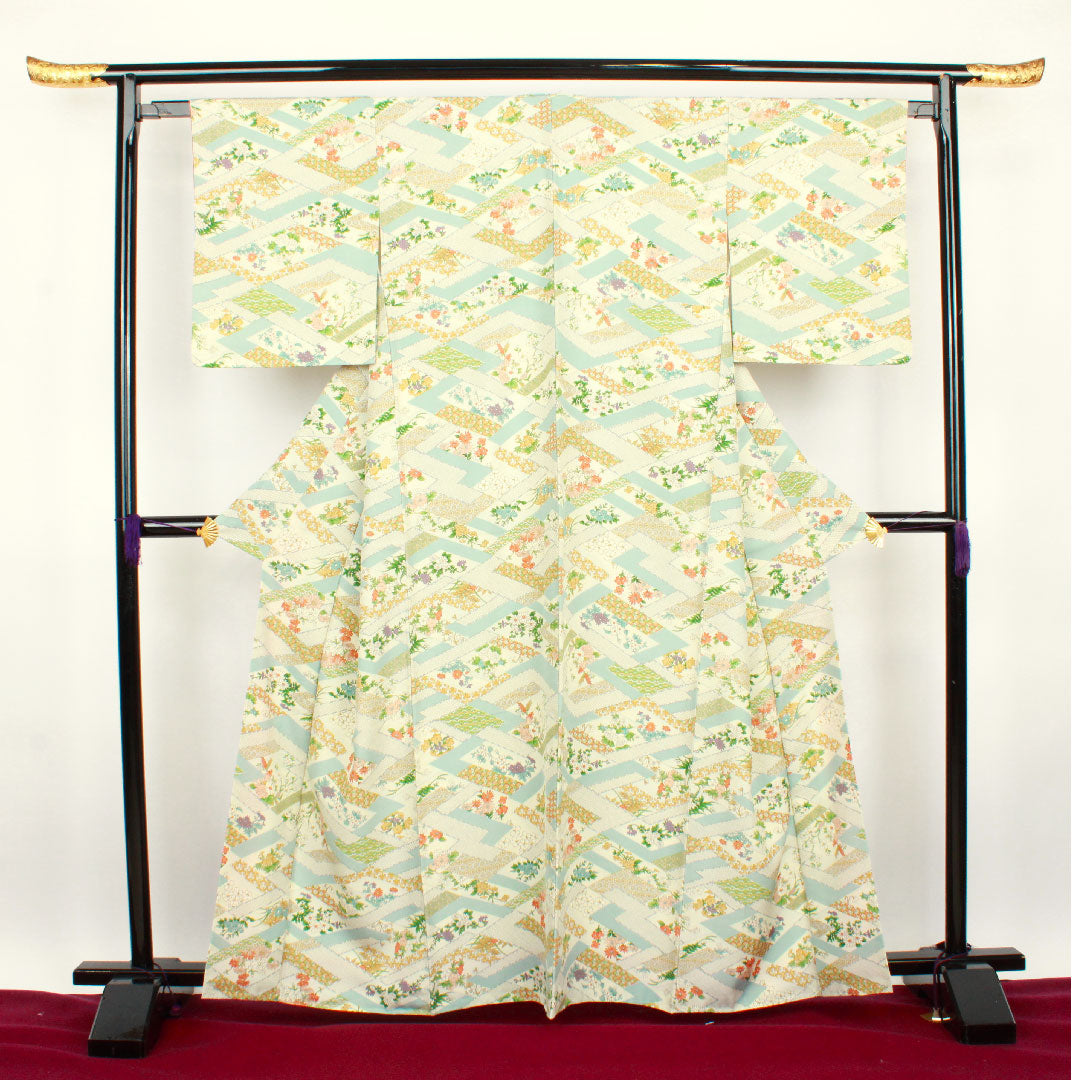小紋 身丈163.5cm 裄丈64cm 袷  変り松皮菱 草花模様  正絹 Aランク 白系 1115002393411