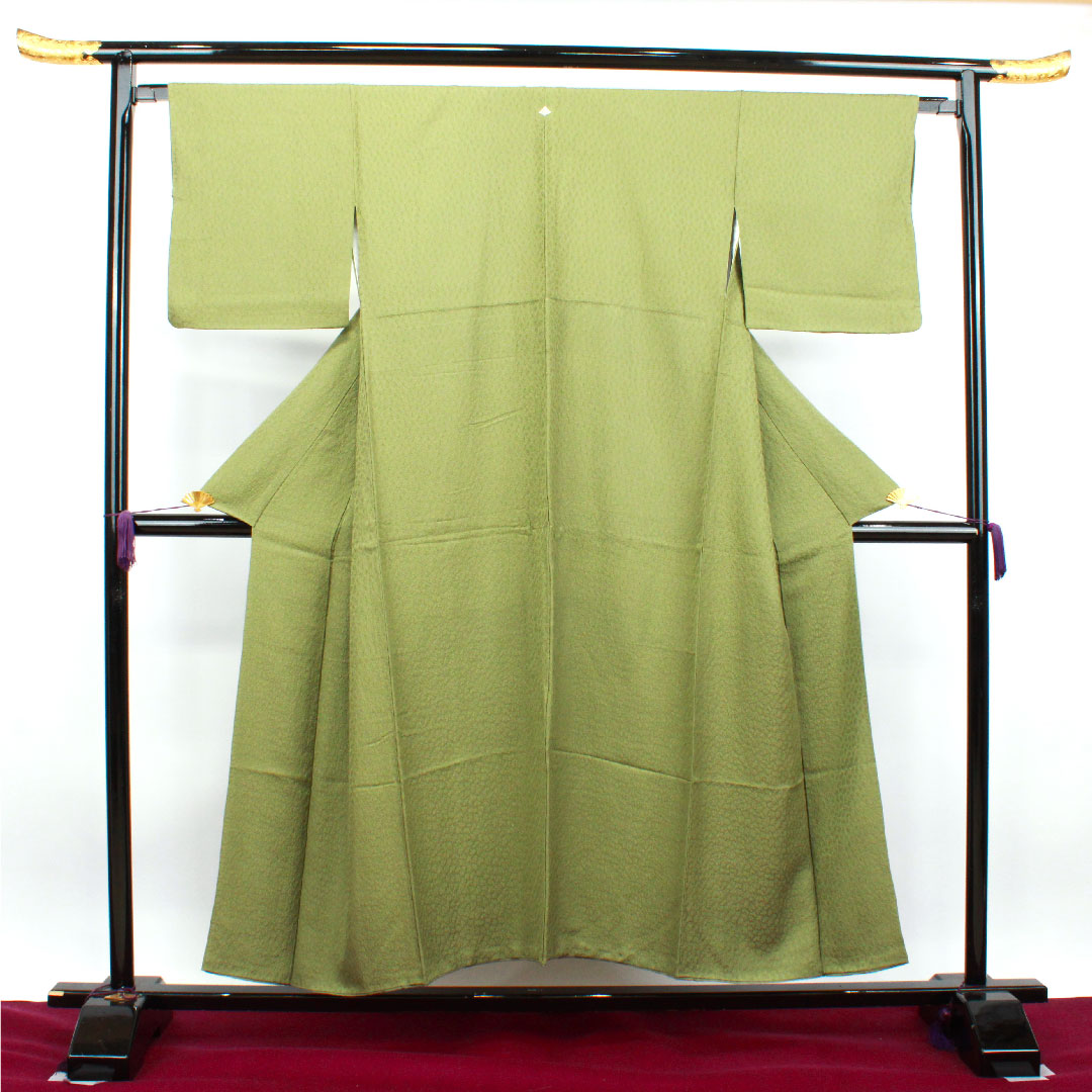 色無地 正絹 緑衫色 木瓜菱  身丈151cm 裄丈65cm 袷  Aランク 緑系 1114000933219
