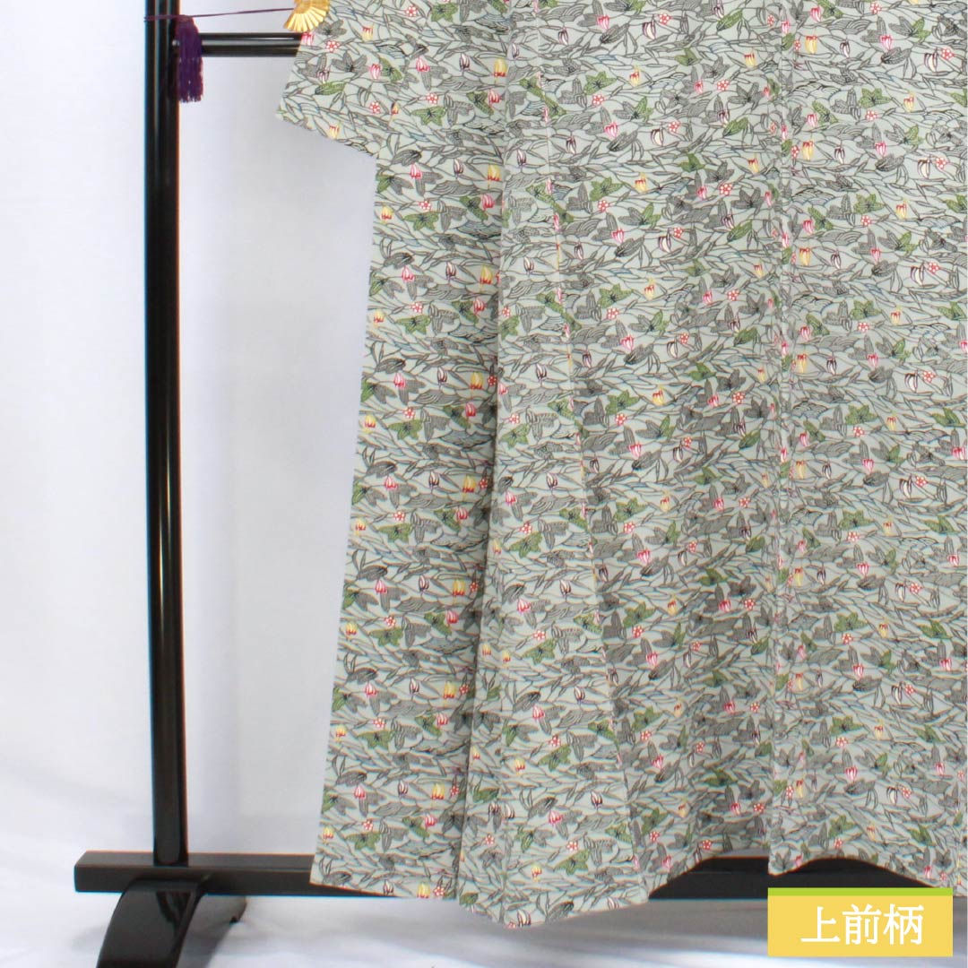 Komon (small pattern) kimono, pure silk, length 156cm, sleeve length 63cm, lined, fish belly white (gyo to akuiro) design, Ryukyu Bingata floral pattern, S rank, gray, 1115006132322