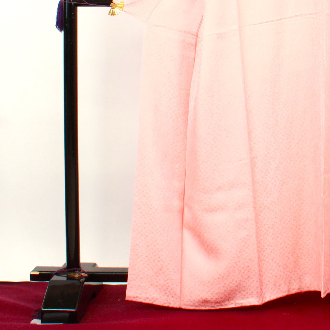 色無地 一重梅色 幾何学模様 金通し 梅鉢  身丈164.5cm 裄丈63cm 袷  正絹 Sランク ピンク系 1114000572413