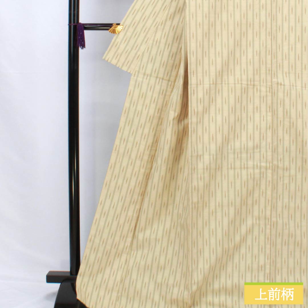 紬 正絹 Aランク 身丈171cm 裄丈68cm 鳥の子色（とりのこいろ） 真綿紬 縞 絣 袷 ベージュ系 1116004233625