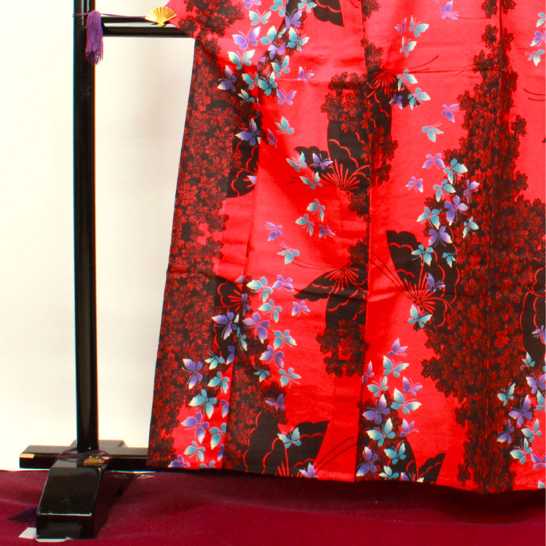 浴衣 しつけ糸付き 未使用品 紅絹色 桜 蝶 木綿 Sランク 単衣 身丈162.5cm 裄丈63.5cm 赤系 1118003662412
