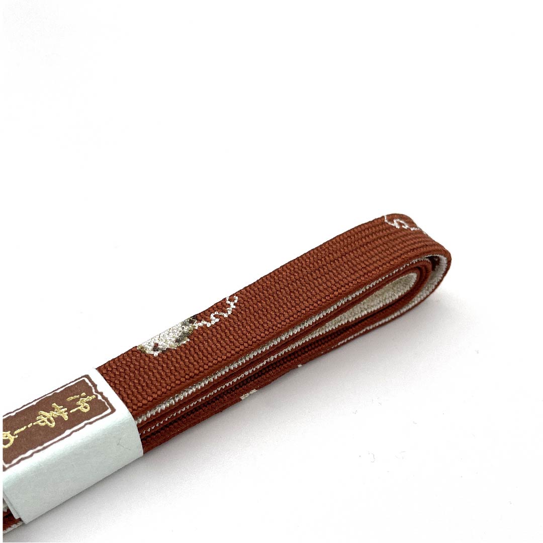 （新古品） 帯締め 正絹 四分紐 濃柿色（こいがきいろ） 金彩 金属糸使用 新古品 長さ約162cm 幅約1.5cm セミフォーマル Sランク 茶系 1135002772314