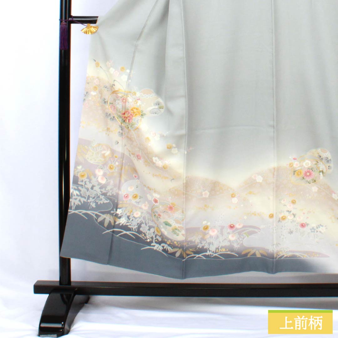 訪問着 正絹 Aランク 袷 身丈153cm 裄丈63.5cm 魚肚白色（ぎょとはくいろ） 京友禅 金駒刺繡 貝合わせ 吉祥文様 万寿菊 グレー系 1112007433222