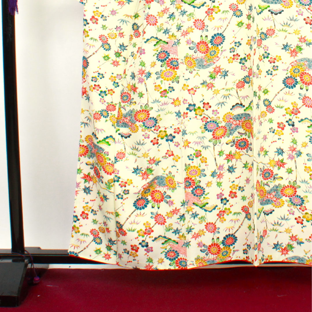 Komon Length 160cm Sleeve length 64.5cm Awase Milky white Kyo-Bingata Pine, Bamboo and Plum Pure silk S rank Cream 1115002492415