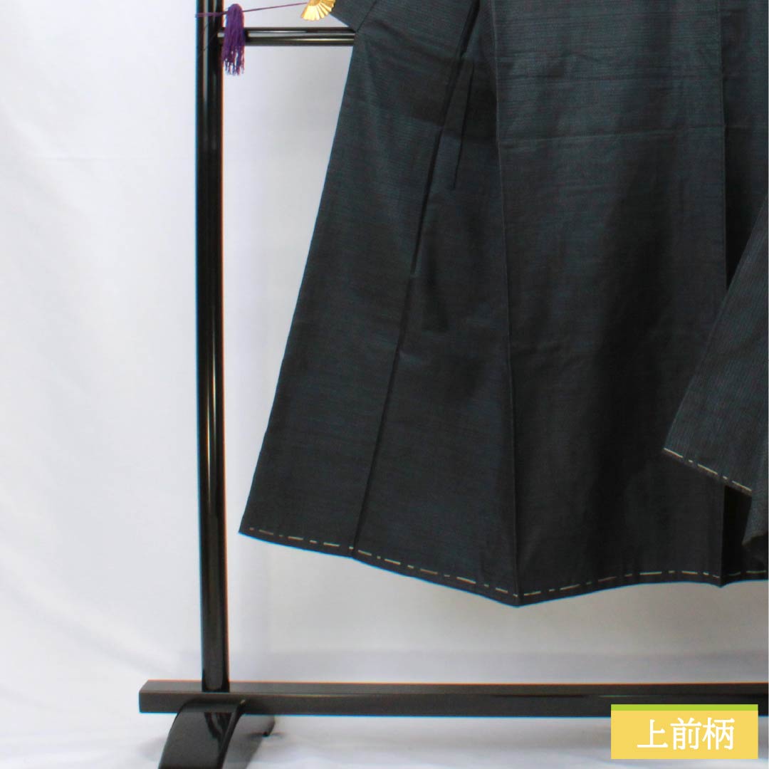 刺繍入り大島紬　雅楽器尽くし　黒地　正絹　身丈164裄66.5⭐︎着物のみ リサイクル着物】男物 正絹 Aランク 身丈140cm 裄丈67.5cm