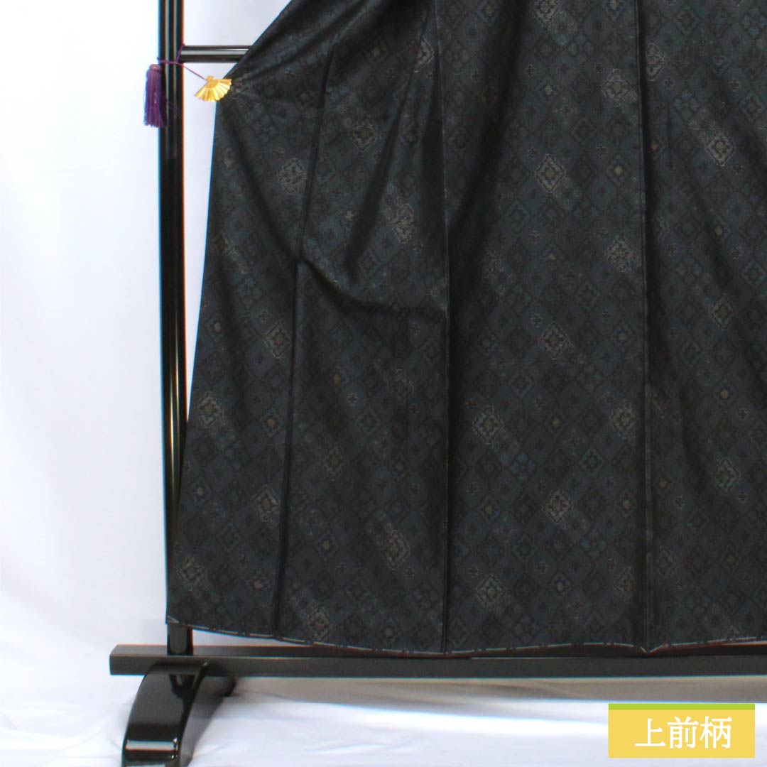 紬 正絹 Aランク 身丈158.5cm 裄丈65cm 紺色（こんいろ） 横双絣 幾何学模様 しつけ糸付き 袷 紺系 1116004693318