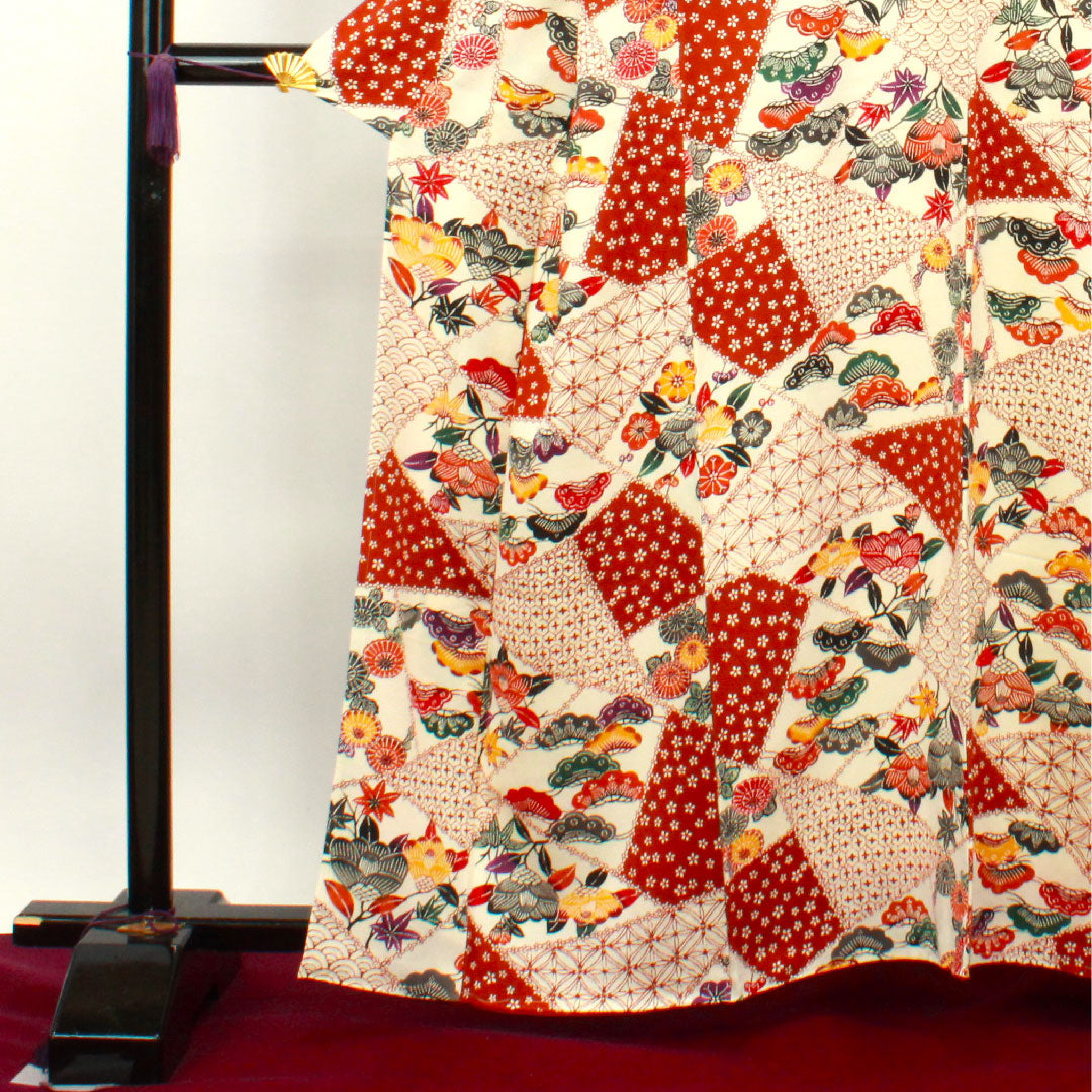 振袖 身丈160.5cm 裄丈65cm 袷  京紅型 吉祥文様 しつけ糸付き 未使用品  正絹 Sランク 白系 1113001662411