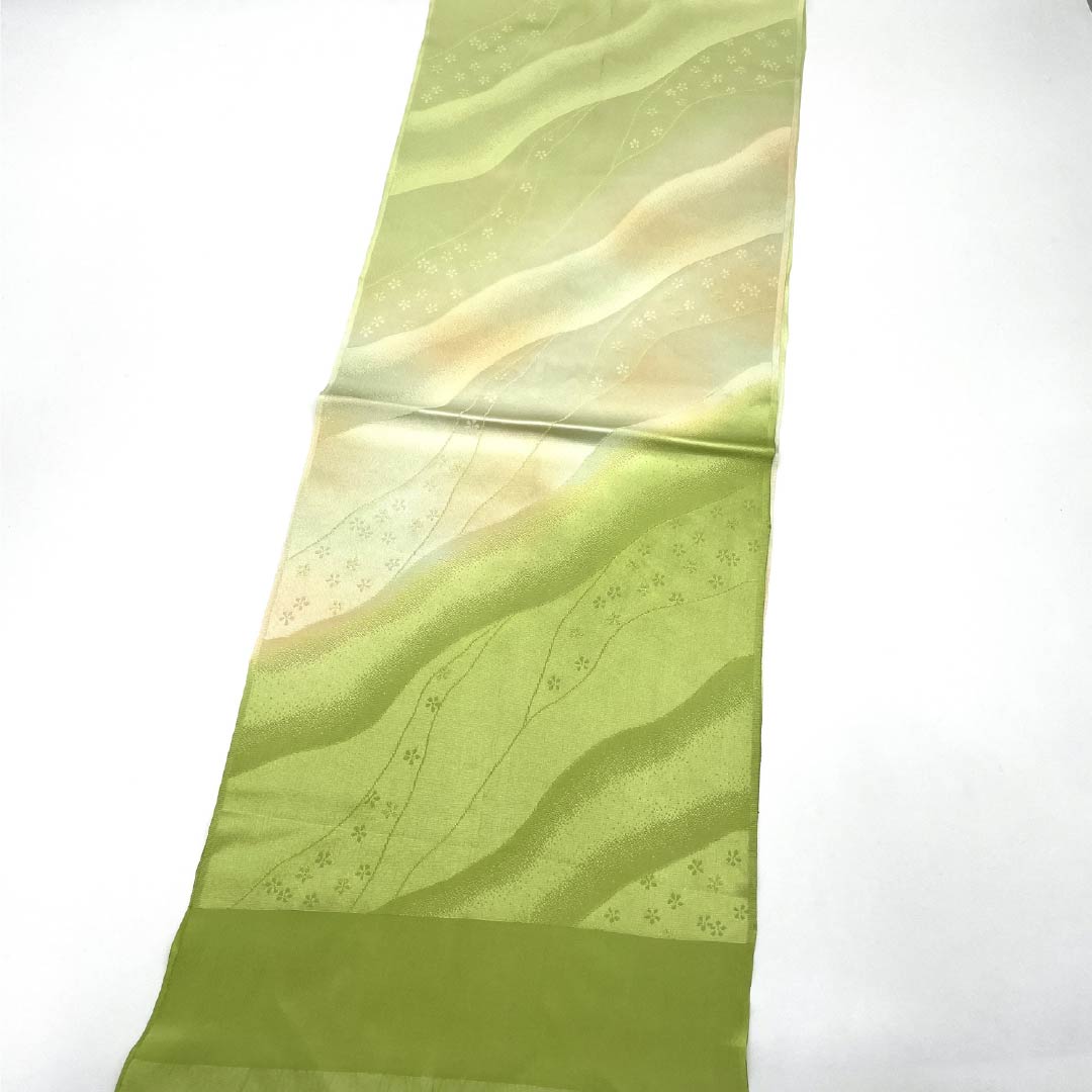 帯揚げ 正絹 Sランク セミフォーマル 若葉色（わかばいろ） グラデーション 道長取り 長さ約176cm 幅約30cm 緑系 1136002592919