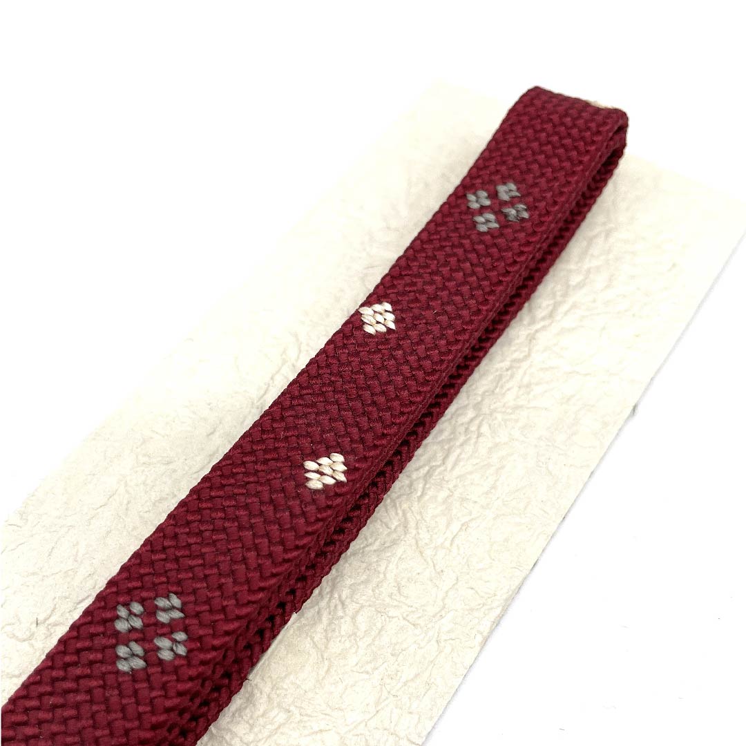 （新古品） 帯締め 正絹 四分紐 海老色（えびいろ） 四代藤三郎紐 小花模様 新古品 長さ約160cm 幅約1.5cm カジュアル Sランク 赤系 1135000102912