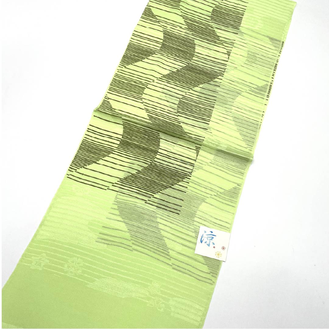 （新品）帯揚げ 正絹 セミフォーマル 若菜色（わかないろ） 夏物 曲線 幾何学模様 長さ約168cm 幅約28.5cm NEWランク 緑系 1136000841919