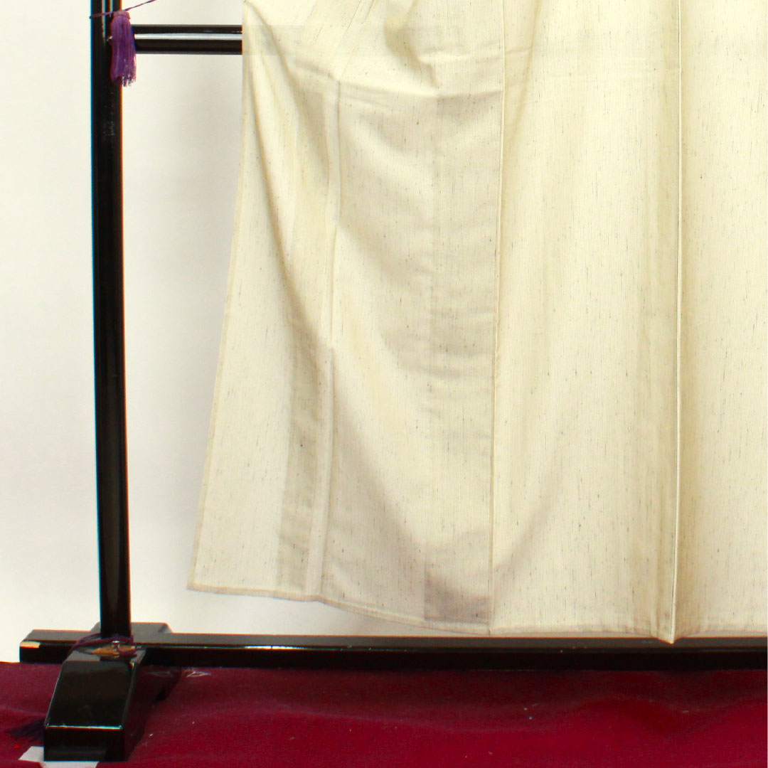 夏物 正絹 紬 身丈156cm 裄丈62cm 蕎麦切色（そばきりいろ） 縞 しつけ糸付き 未使用品 紗 Sランク グレー系 1132000422322