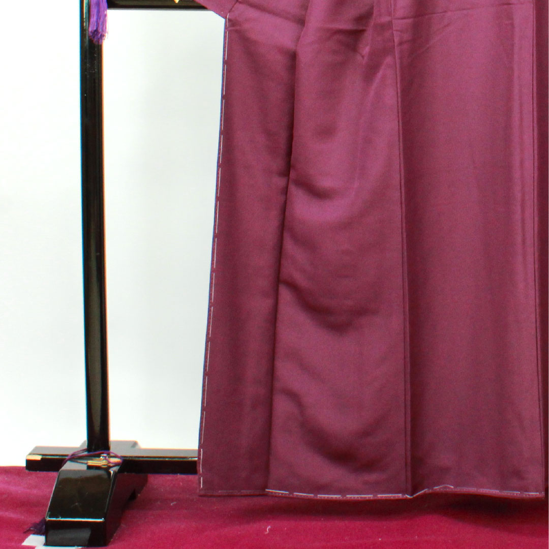 色無地 ポリエステル 紫根色 洗える着物 素無地 丸に三つ柏  身丈163cm 裄丈62.5cm 袷  Sランク 紫系 1114000782420