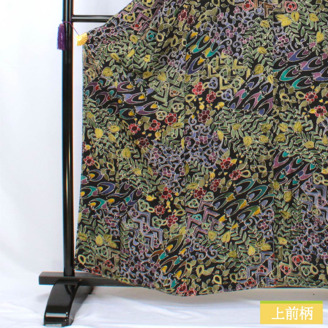 小紋 正絹 Sランク 身丈161.5cm 裄丈64cm 袷 ろうけつ染め ちりめん地 手描き 抽象模様 しつけ糸付き 黒系 1115007732410
