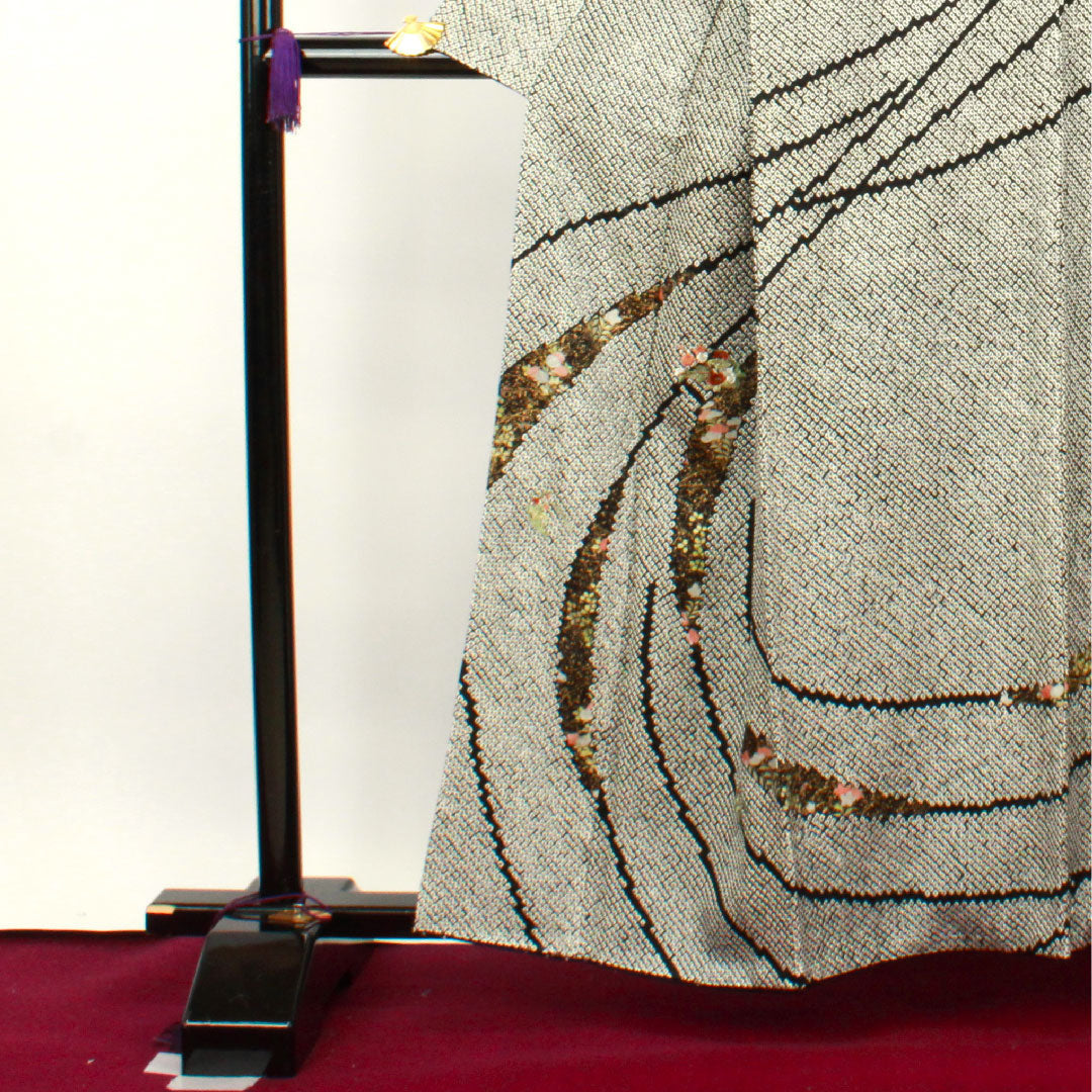 訪問着 袷 身丈160cm 裄丈64cm 総絞り 刺繡 草花模様 正絹 Sランク 黒系 1112002252410