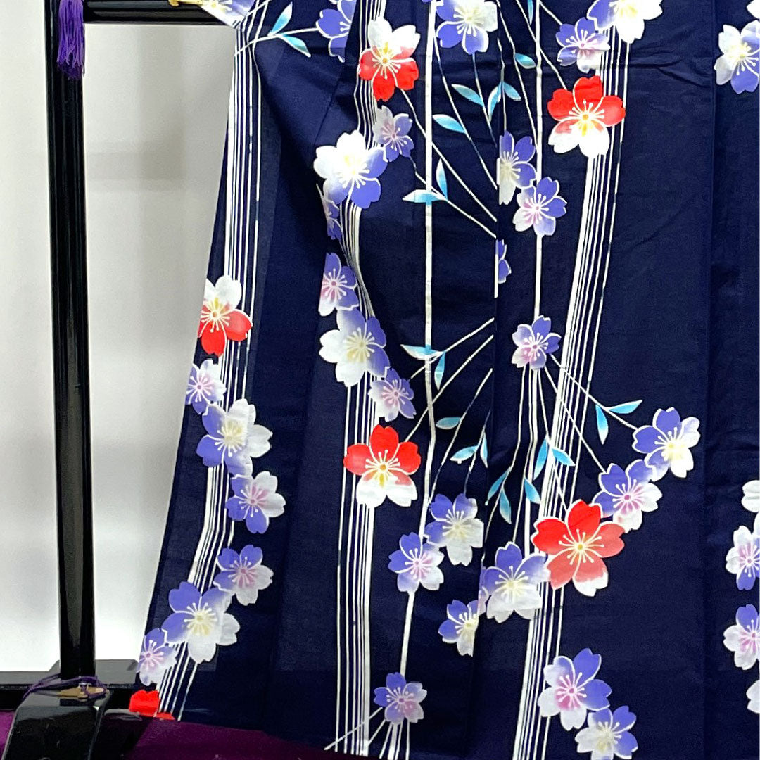 浴衣 しつけ糸付き 未使用品 濃紺色 桜 木綿 Sランク 単衣 身丈165.5cm 裄丈64.5cm 紺系 1118002342518