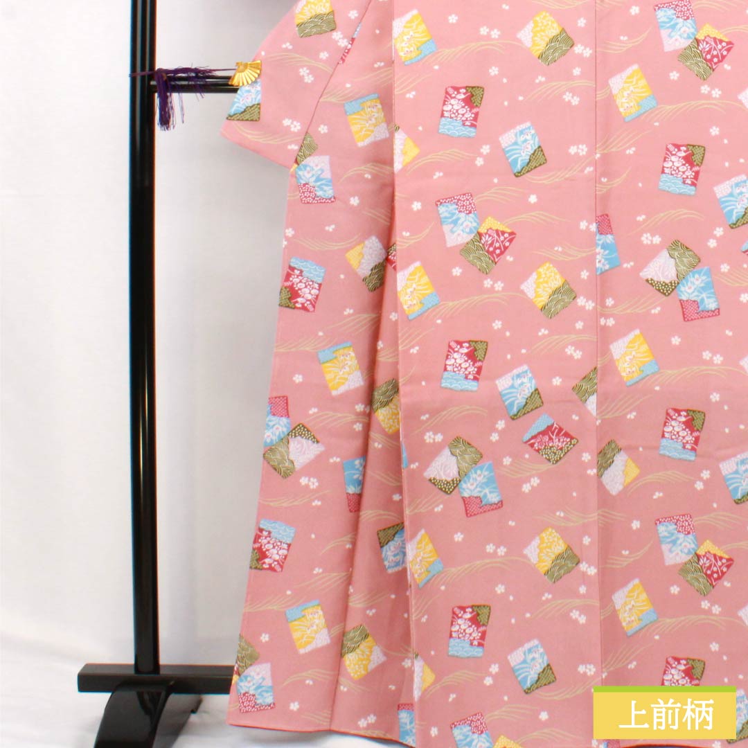 小紋 ポリエステル Sランク 身丈165.5cm 裄丈66cm 袷 薄紅梅色（うすこうばいいろ） 古典柄 しつけ糸付き 洗える着物 ピンク系 1115007042513