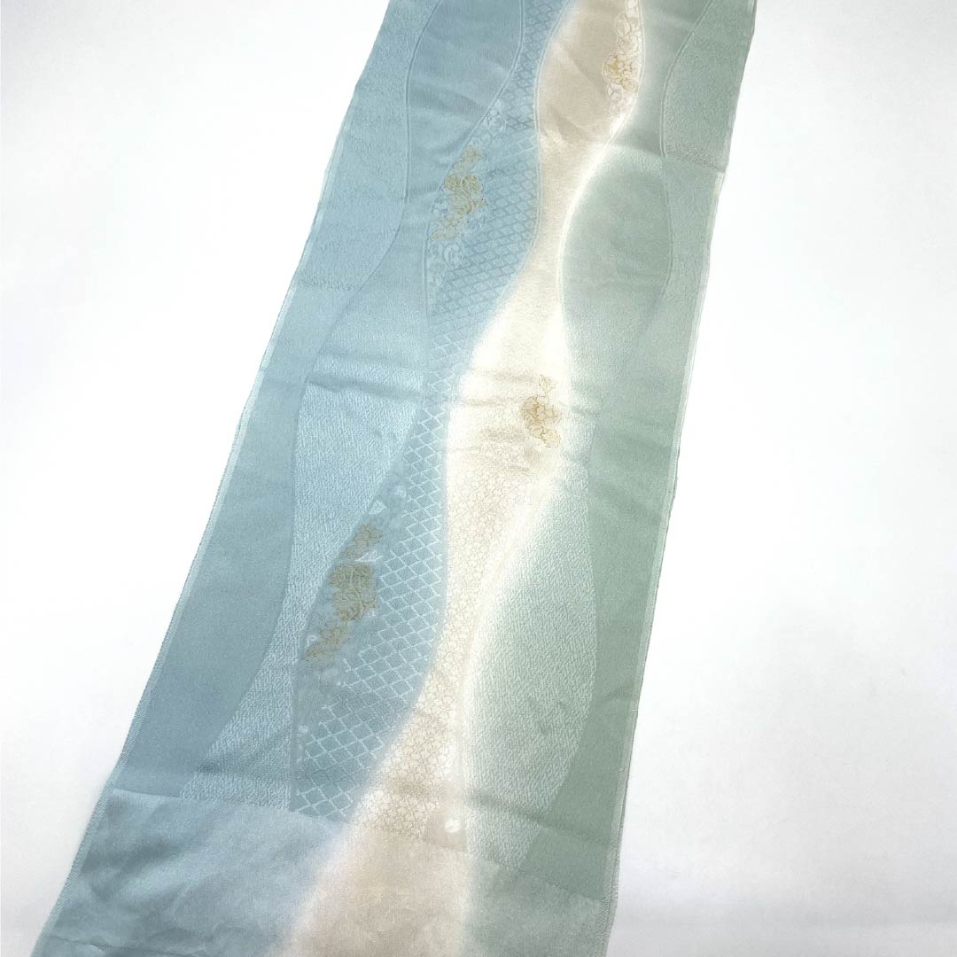 Obiage (kimono sashage) silk S-rank semi-formal Kinuta-seiji (celadon) Seiji (celadon) Tachiwaku (vertical wavy lines) gradation Length approx. 182cm Width approx. 30cm Gradation style 1136004412999