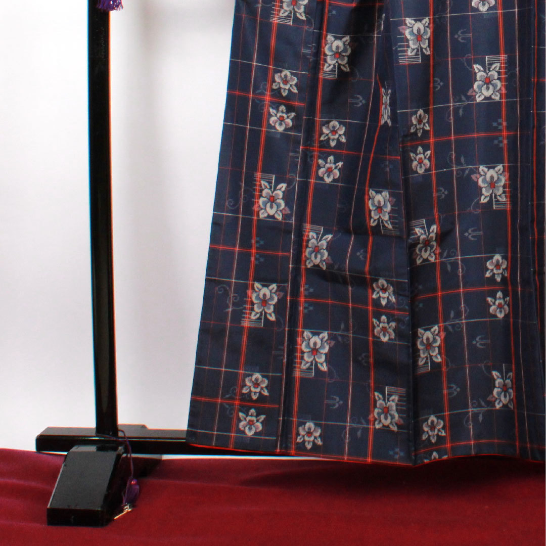 村山大島 身丈160cm 裄丈64.5cm アンサンブル 格子 花模様 正絹 Sランク 袷 紺系 1116001932418
