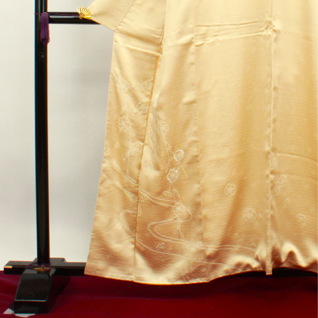 訪問着 正絹 袷 身丈160cm 裄丈64cm 薄卵色 相良刺繡 桜 しつけ糸付き 未使用品 Sランク クリーム系 1112003152415