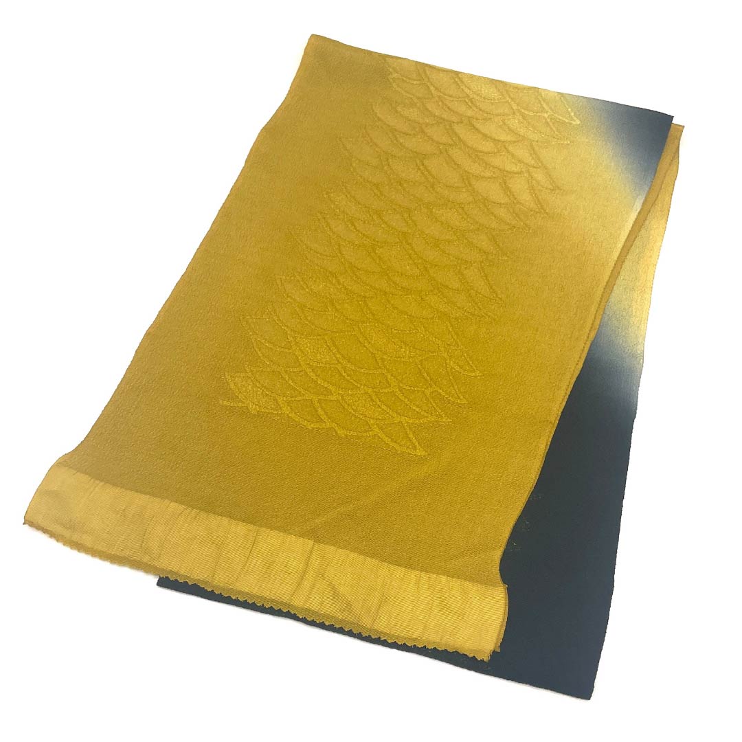 Semi-formal silk obiage (sash sash), S-rank, black and ochre, crepe fabric with a scale pattern, approximately 180cm long and 28.5cm wide, gradient finish. Product number: 1136001992999
