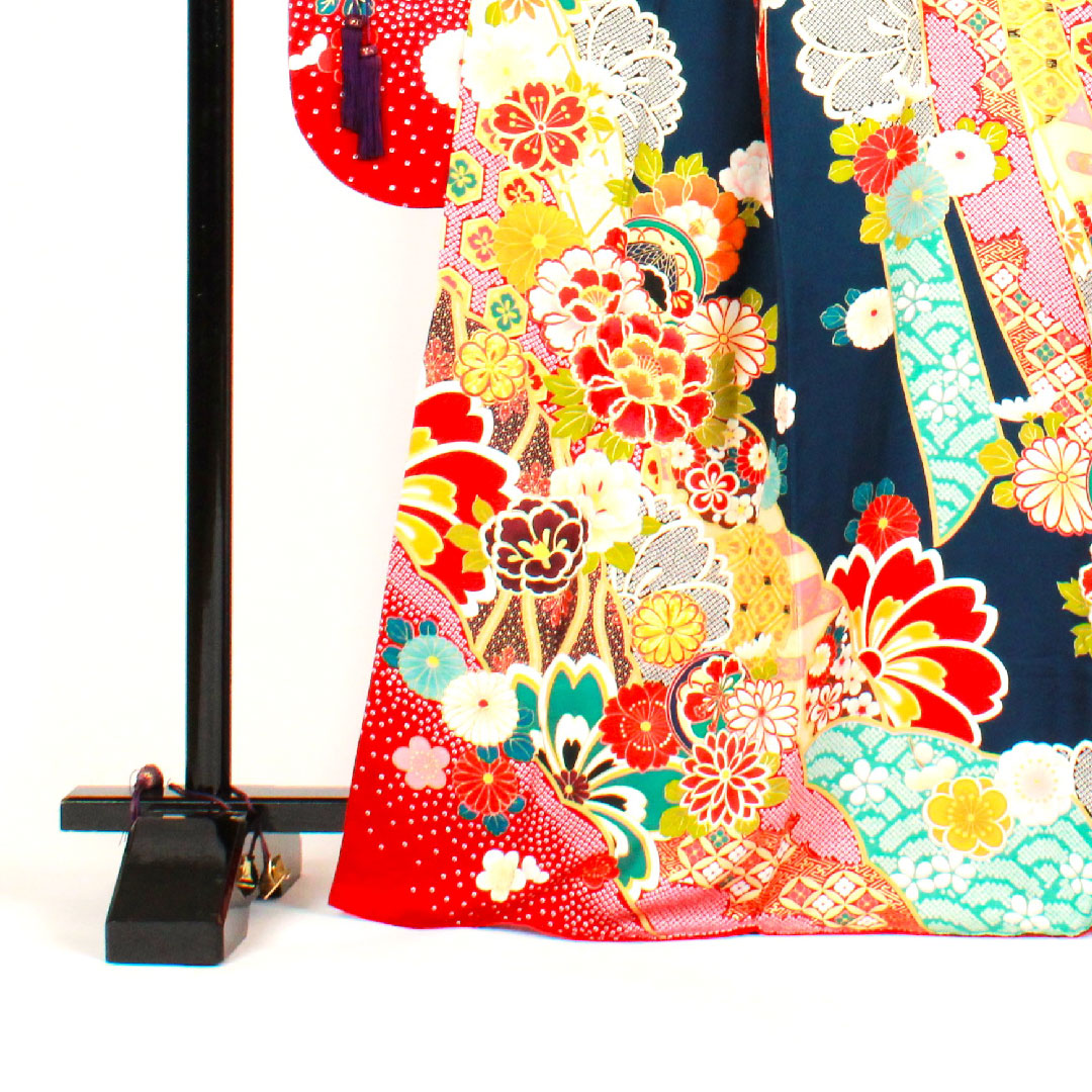 振袖 身丈170cm 裄丈68cm 袷  京友禅 熨斗に花模様 正絹 Sランク 紺系 1113000532618